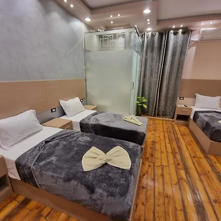 Cairo Plaza, -Suites- Hotel